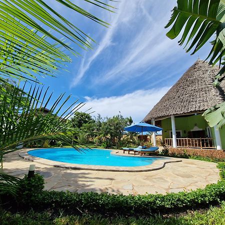 Paradiesische Villa Maisha Mazuri Mit Pool. Terrasse Und Personal Diani Beach Extérieur photo