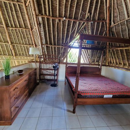 Paradiesische Villa Maisha Mazuri Mit Pool. Terrasse Und Personal Diani Beach Extérieur photo