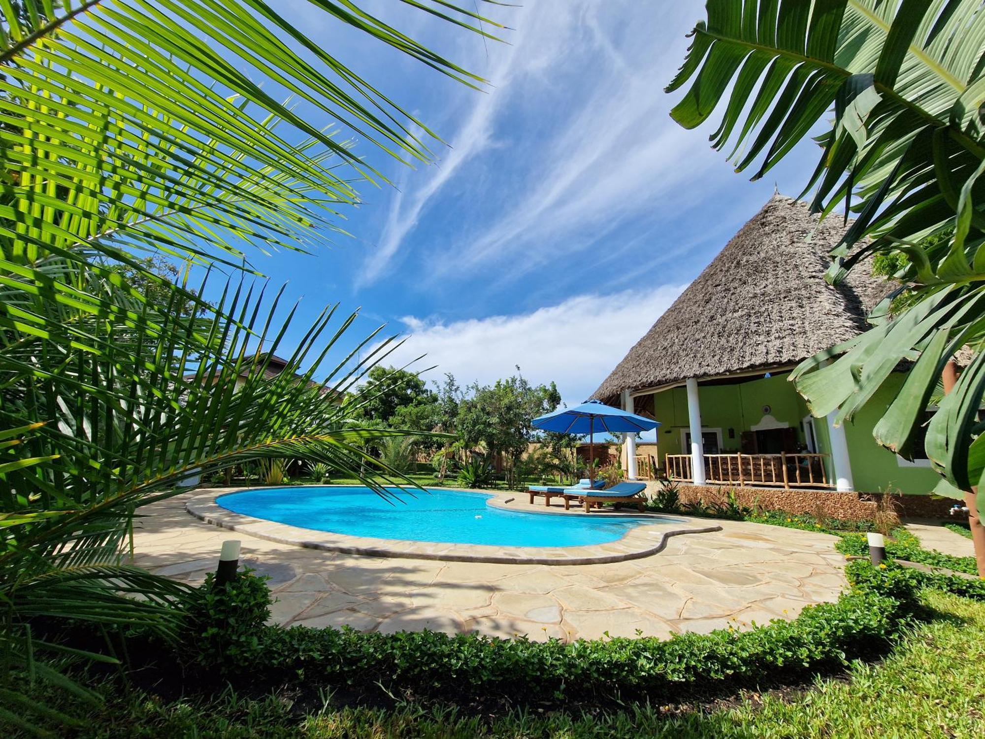 Paradiesische Villa Maisha Mazuri Mit Pool. Terrasse Und Personal Diani Beach Extérieur photo