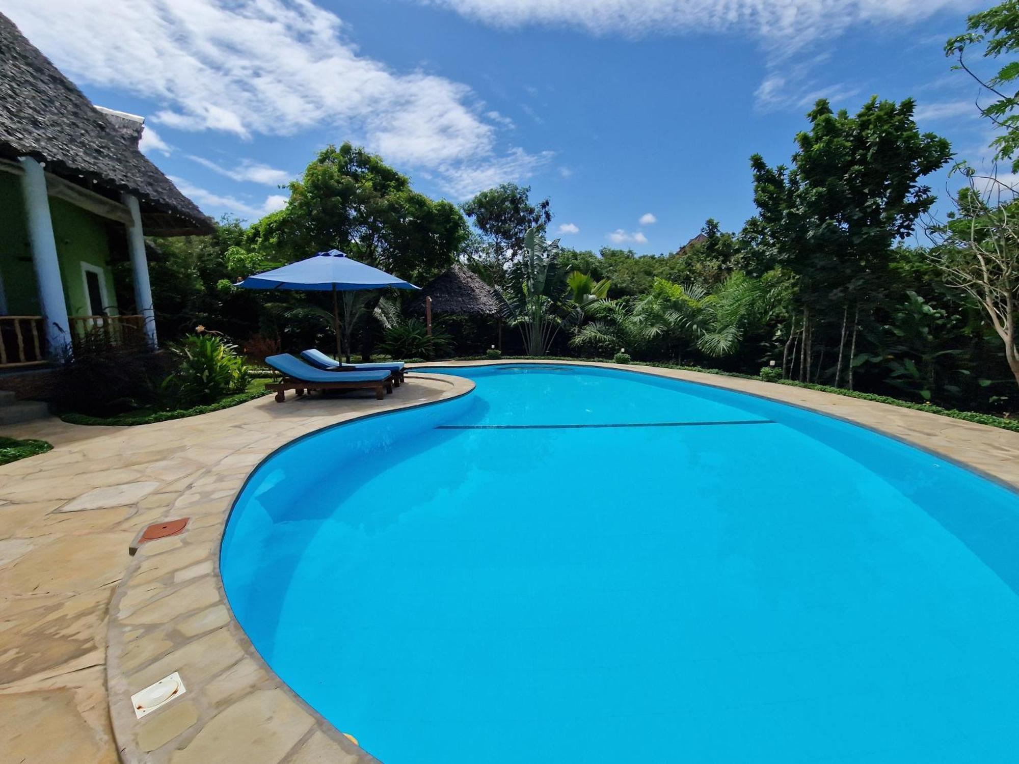 Paradiesische Villa Maisha Mazuri Mit Pool. Terrasse Und Personal Diani Beach Extérieur photo