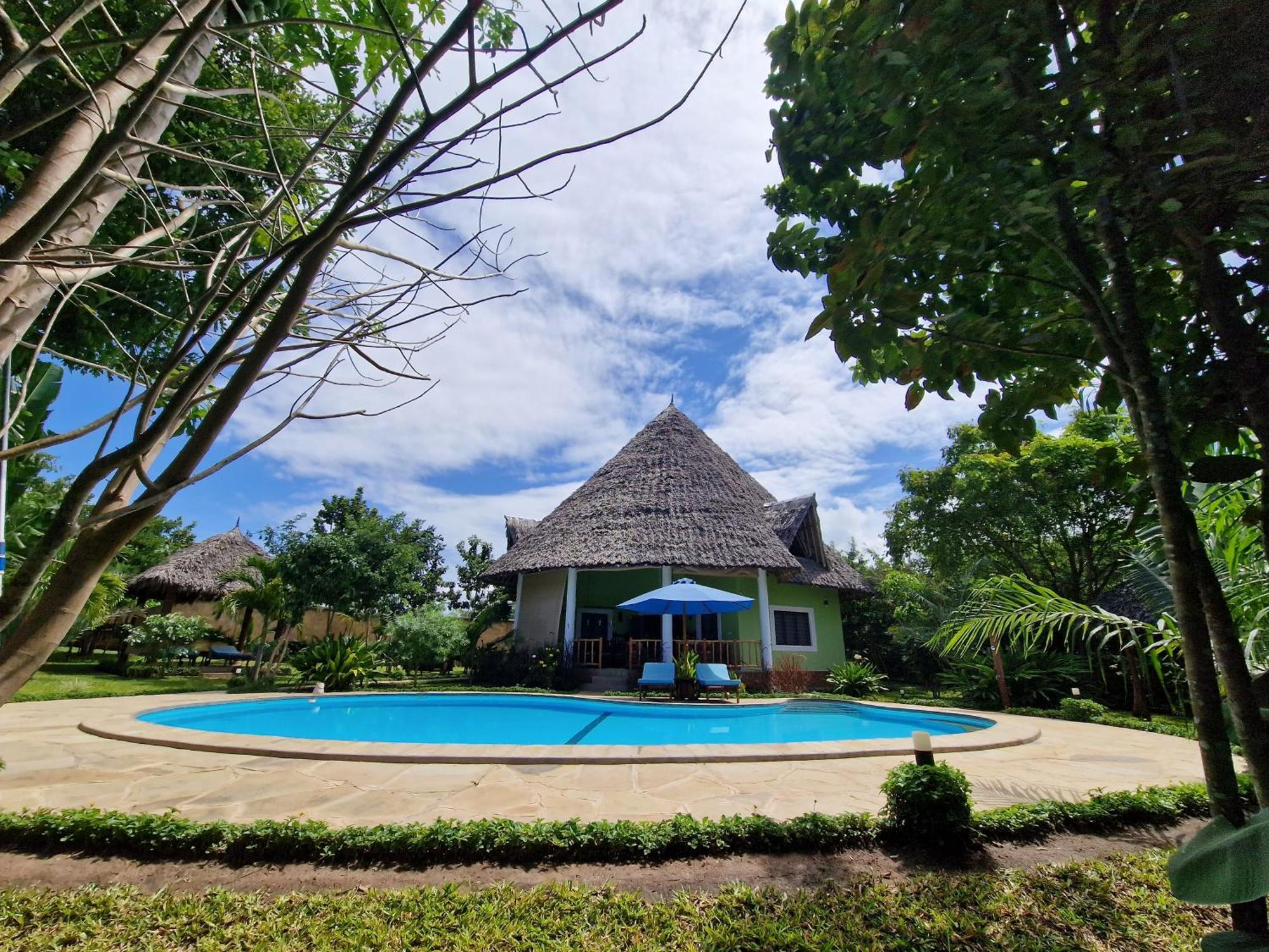 Paradiesische Villa Maisha Mazuri Mit Pool. Terrasse Und Personal Diani Beach Extérieur photo