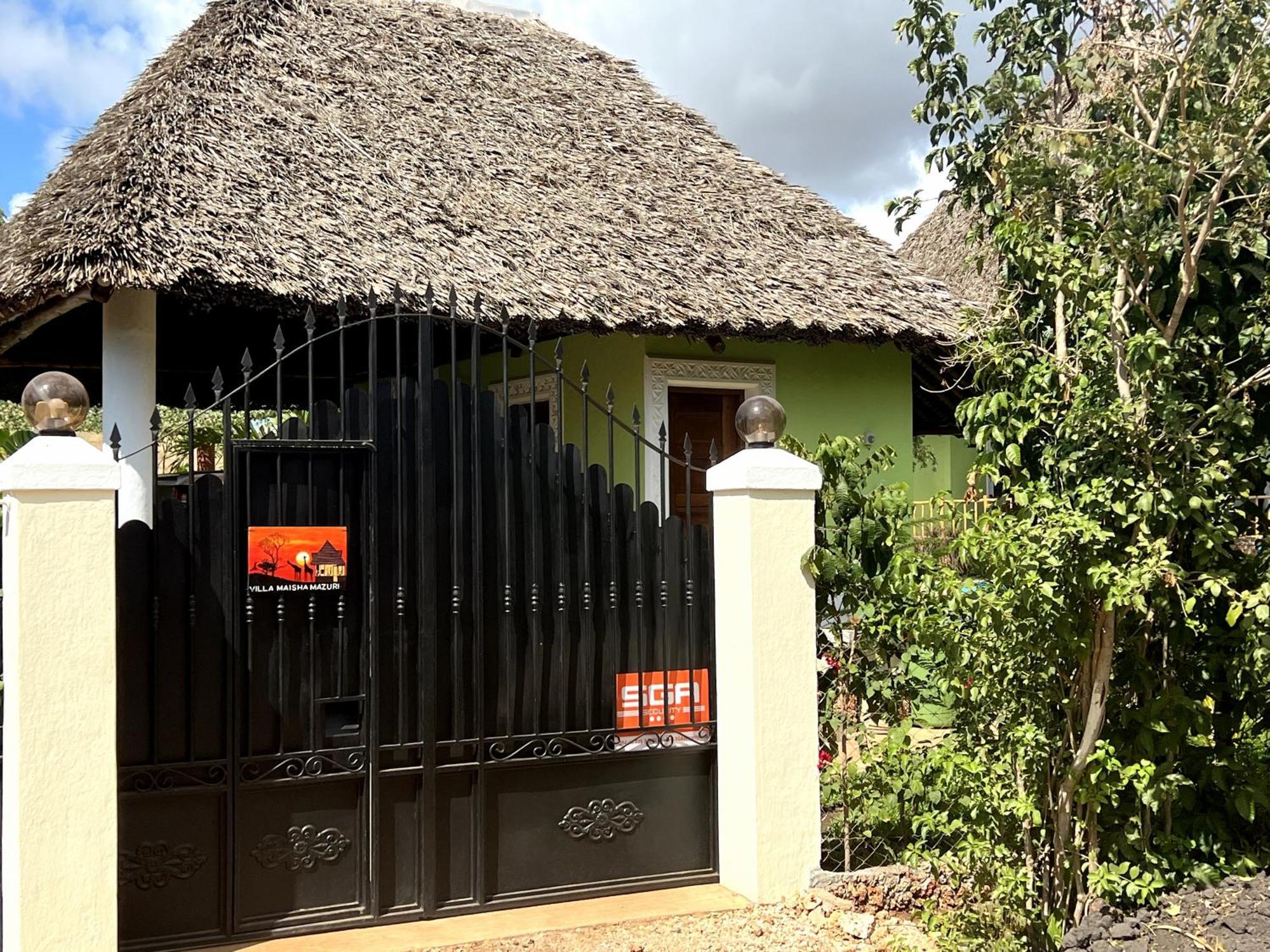 Paradiesische Villa Maisha Mazuri Mit Pool. Terrasse Und Personal Diani Beach Extérieur photo